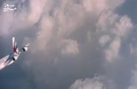 پرواز انسان در کنار بزرگترین هواپیمای جهان