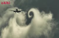 تغییر شکل ابرها هنگام عبور هواپیمای بویینگ