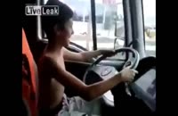 پسری که چند ساله کامیون پدرش را دزدیده