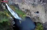 پرش های مهیج از ارتفاع آبشار ۴۰۰ متری