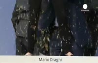 حمله به ماریو دراگی در جریان برگزاری کنفرانس خبری